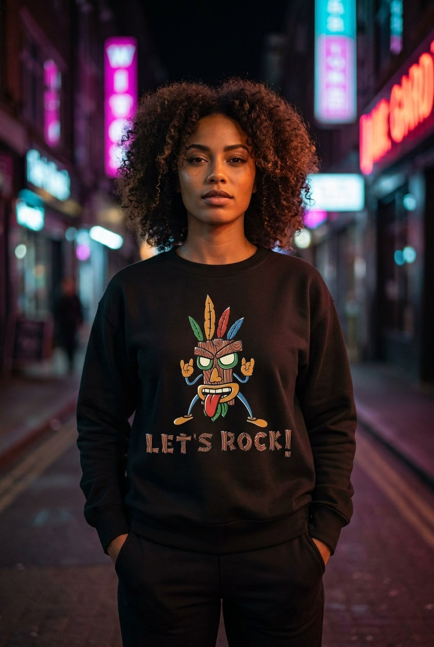Mujer en sudadera Uka Uka Crash Bandicoot streetwear urbano | Algoritmo