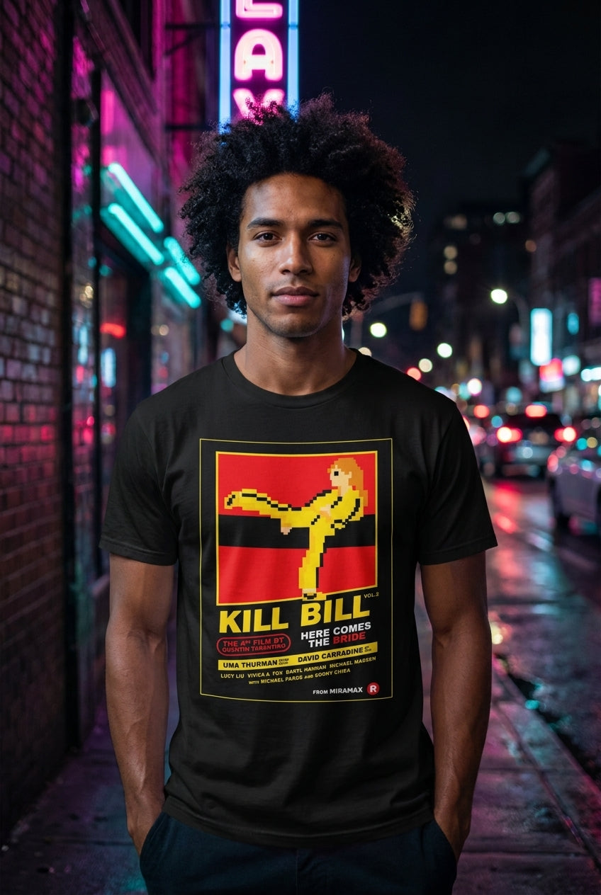 Hombre en playera Kill Bill retro pixel streetwear urbano | Algoritmo