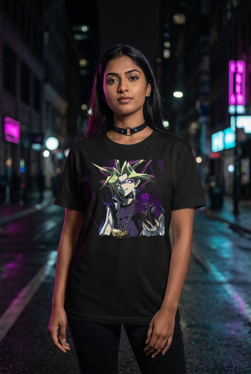Mujer en playera Yami Yugi Yu-Gi-Oh streetwear urbano | Algoritmo