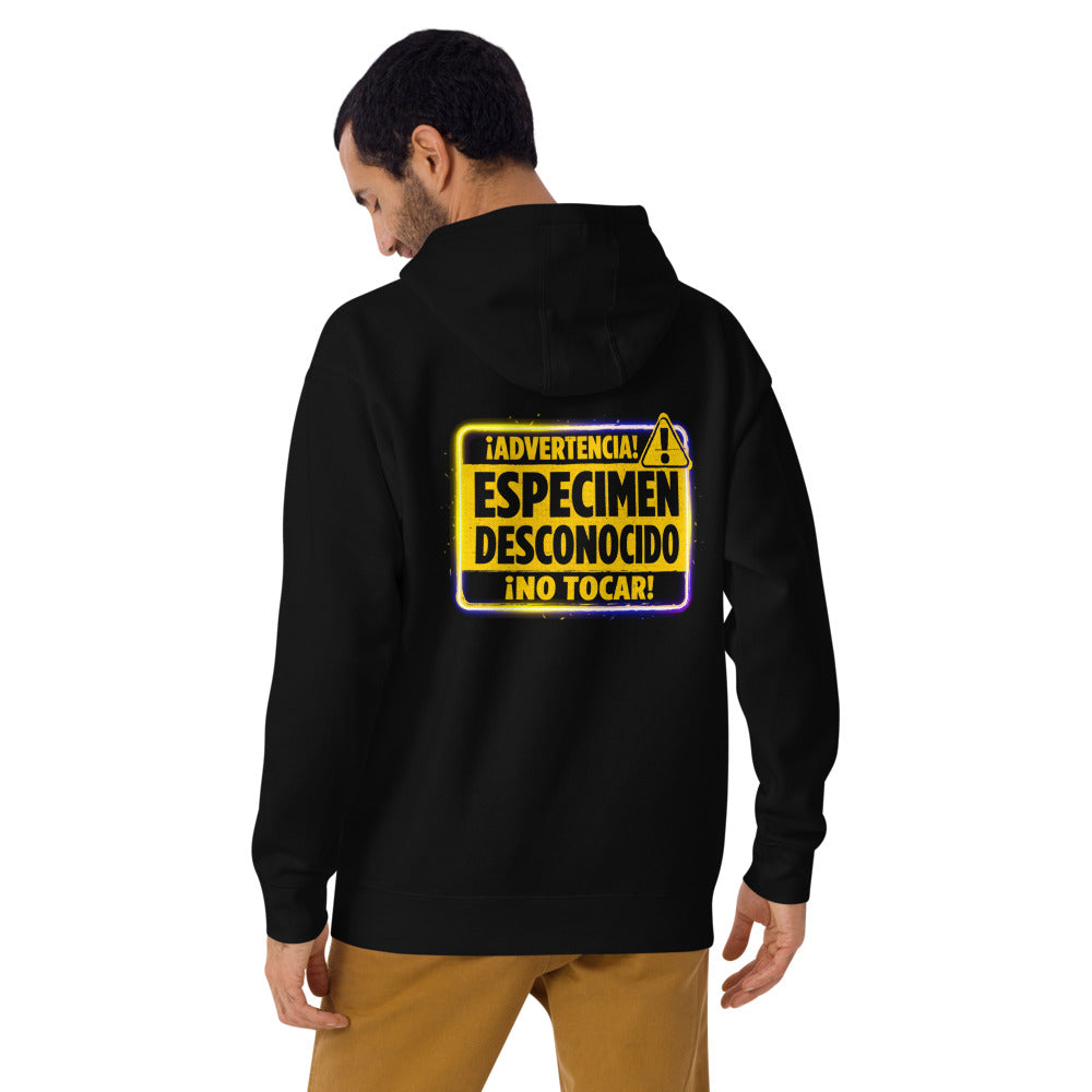 Hoodie Advertencia Espécimen Desconocido No Tocar - Modelo masculino espalda