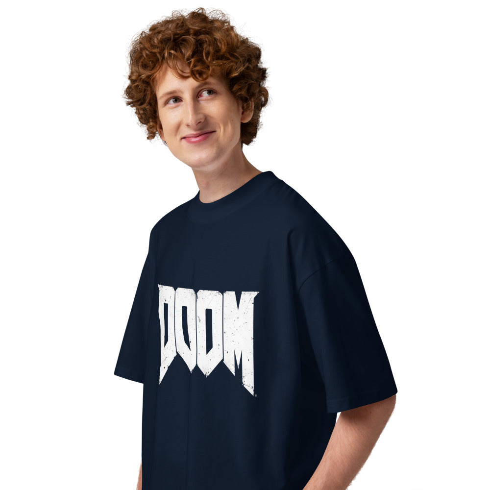 Oversize Doom - Modelo masculino lateral