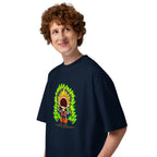 Oversize Goku Super Saiyan Peanuts Scream Green Aura - Modelo masculino lateral