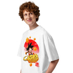 Oversize Dragon Ball Kid Goku Flying Nimbus - Modelo masculino lateral