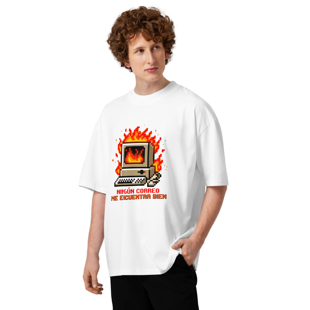 Oversize Ningún Correo Me Encuentra Bien Computadora En Llamas - Modelo masculino