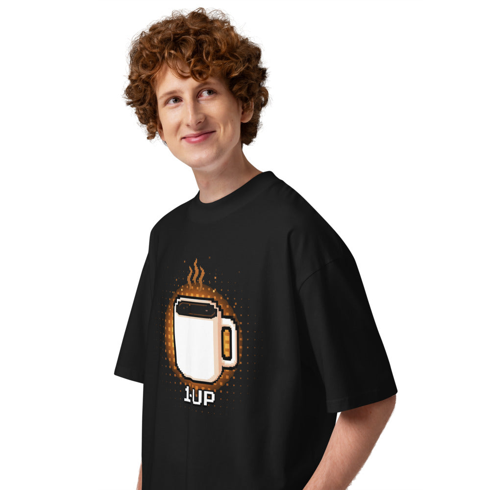 Oversize 1 Up Pixel Coffee Mug Amber Glow - Modelo masculino lateral