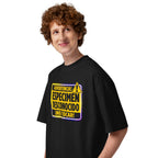 Oversize Advertencia Espécimen Desconocido No Tocar - Modelo masculino lateral