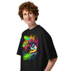 Oversize Chainsaw Man Neon Splatter City - Modelo masculino lateral