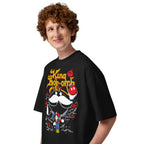 Oversize King of Bob-omb Mario Bros - Modelo masculino lateral