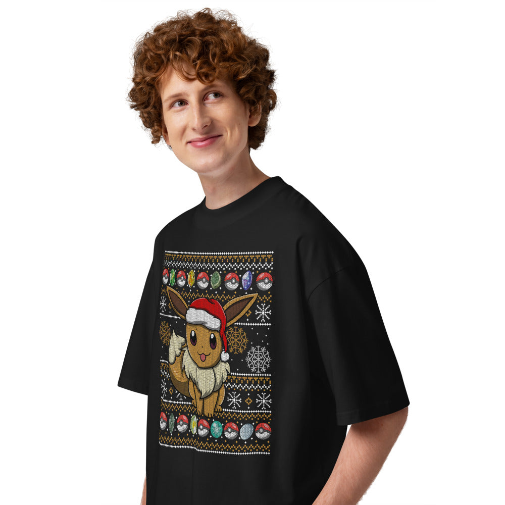 Oversize Little Eevee Christmas - Modelo masculino lateral