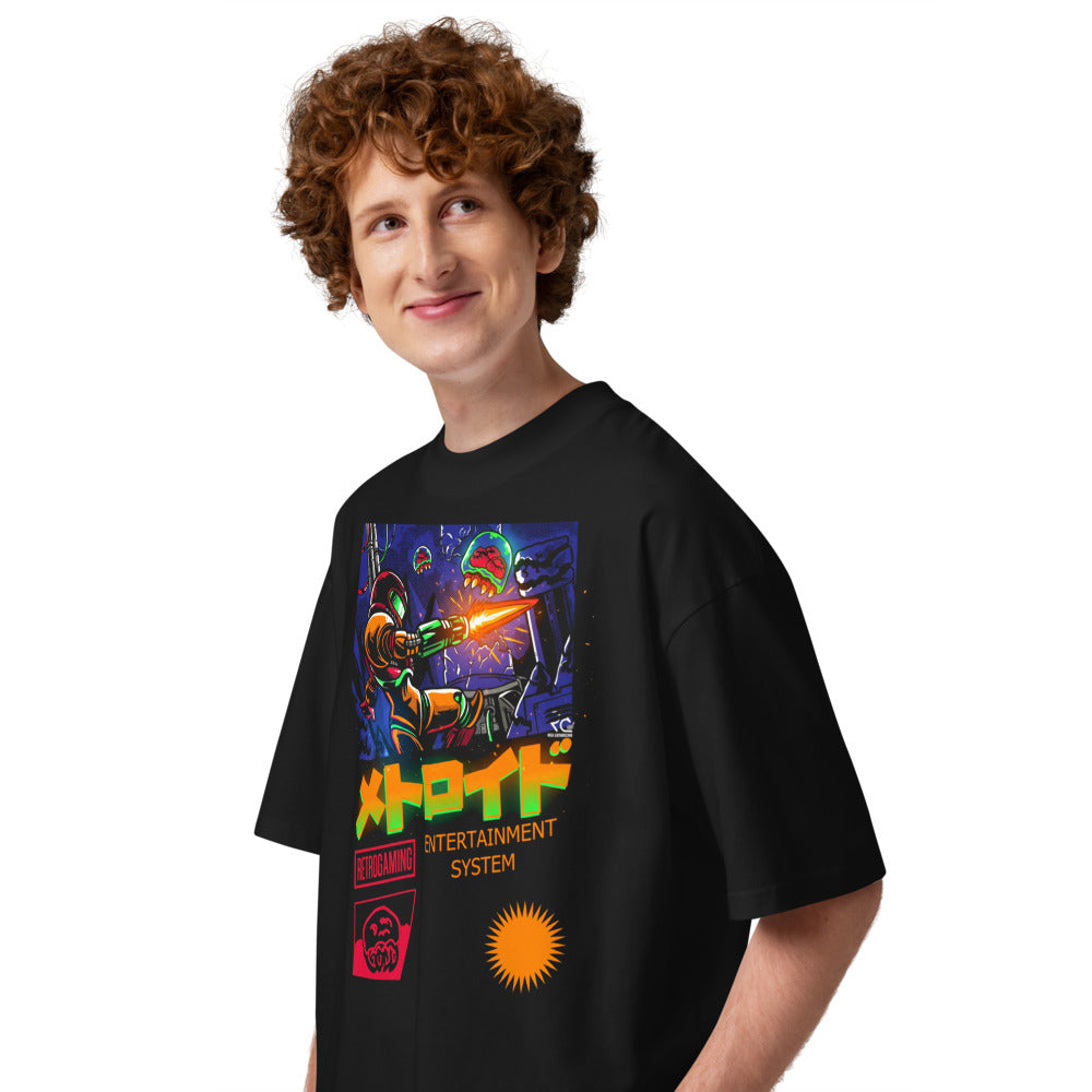 Oversize Metroid Samus Retrogaming Katakana Box - Modelo masculino lateral