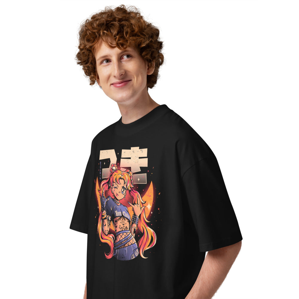 Oversize Sailor Moon Punk Rocker Moon Child - Modelo masculino lateral