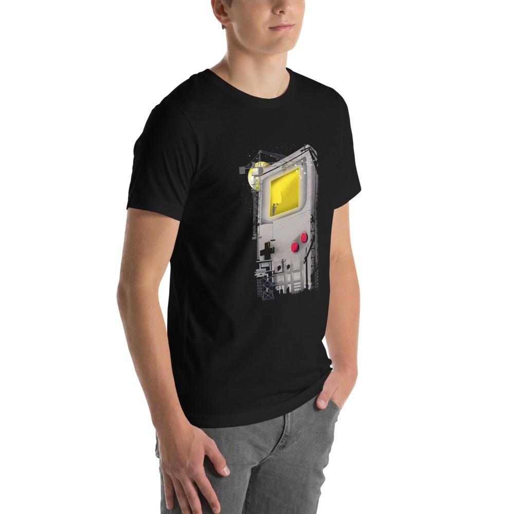 Playera Game Boy Under Construction Tower Cranes - Modelo masculino lateral