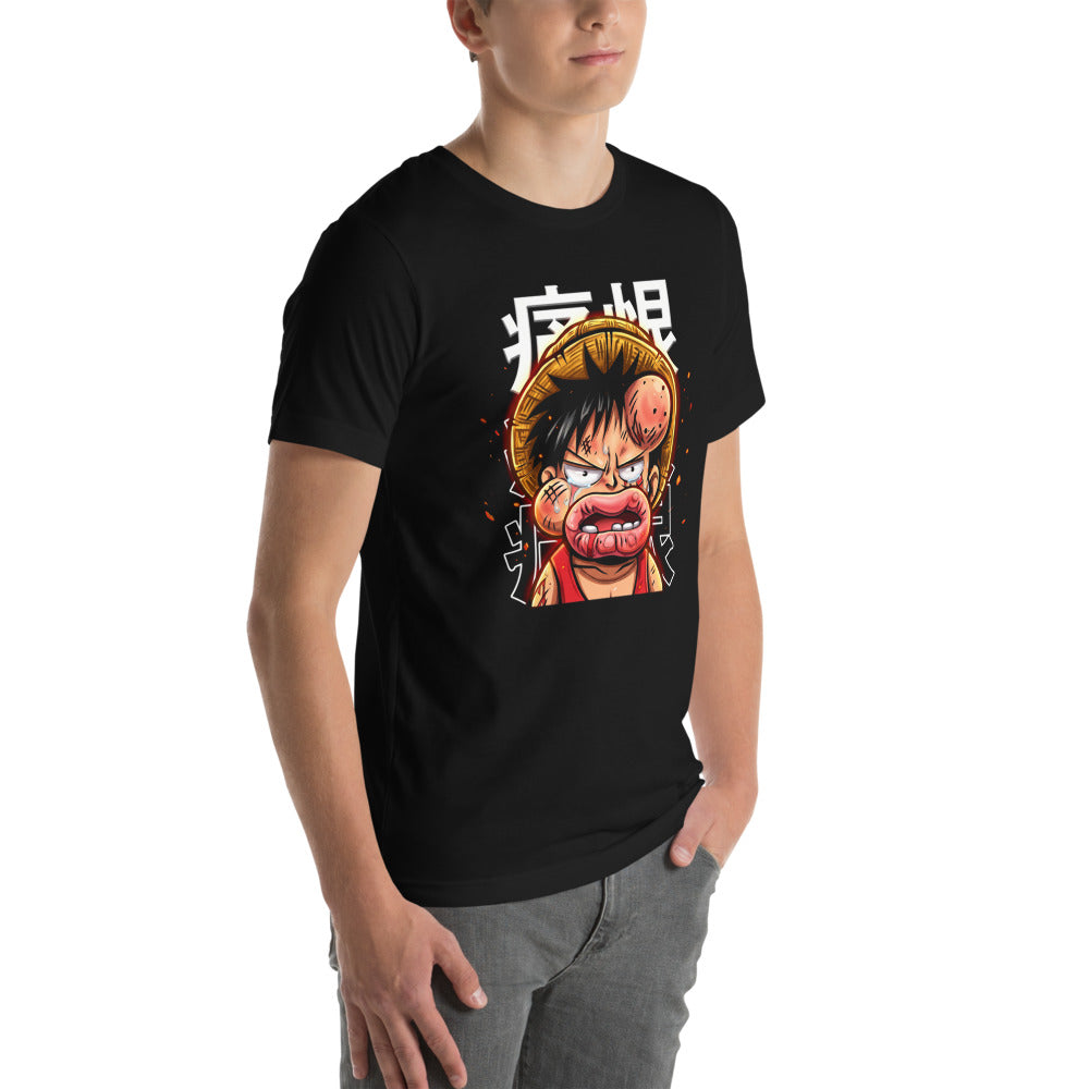 Playera One Piece Luffy Crying Swollen Lips Kanji - Modelo masculino lateral
