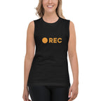 REC — modelo usando la prenda