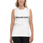 Square Enix — modelo usando la prenda