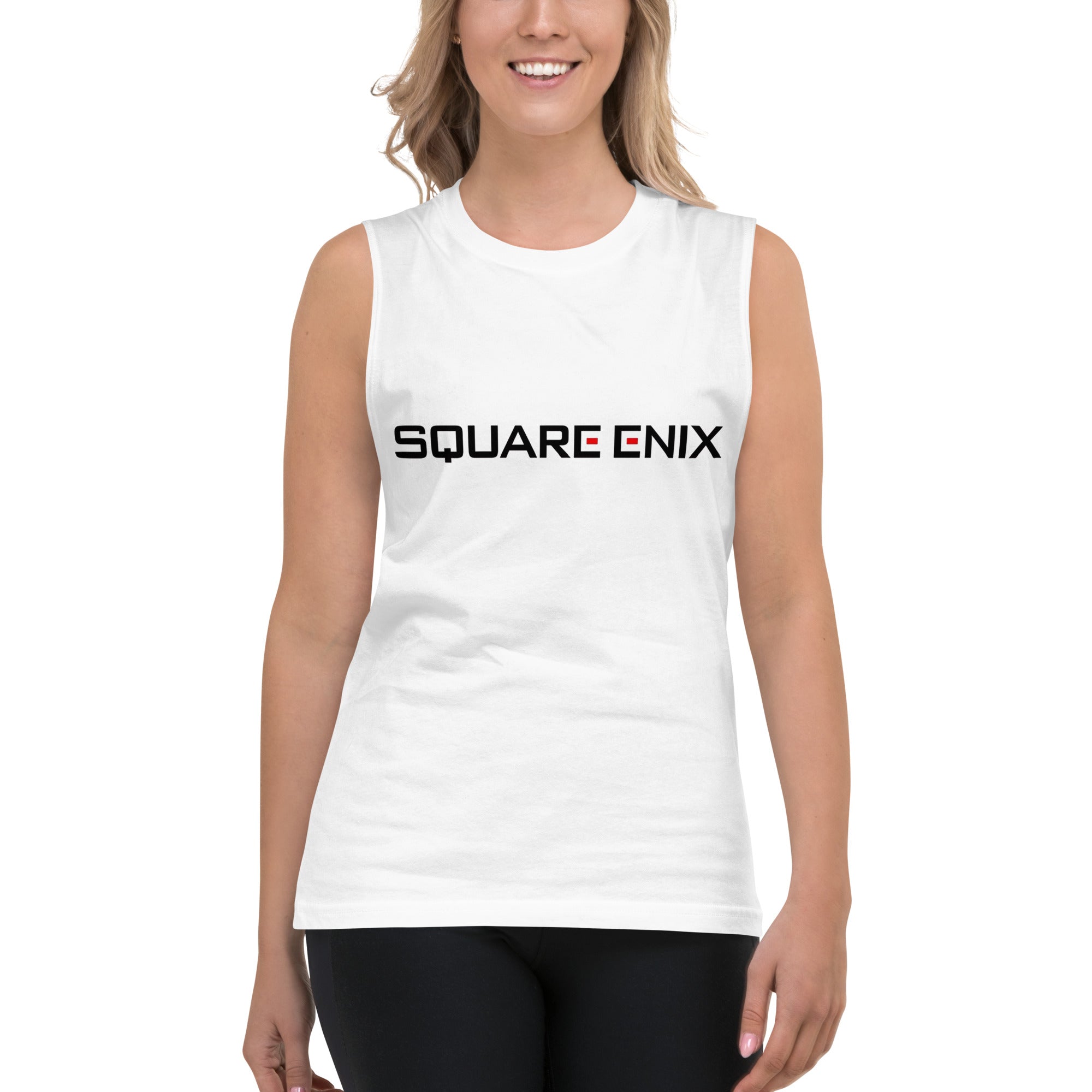 Square Enix — modelo usando la prenda