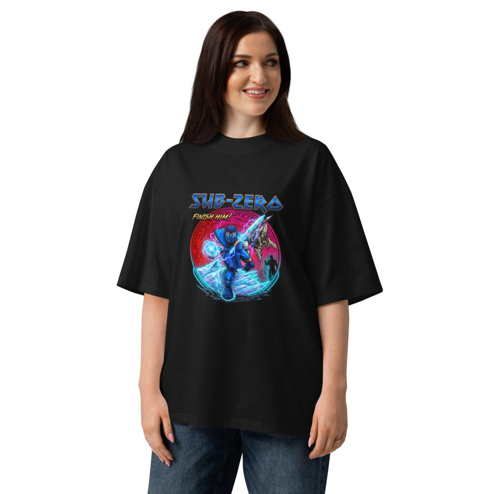Oversize Sub Zero Mortal Kombat Finish Him - Modelo femenina
