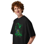Oversize Zelda Link Silhouette Green Glow - Modelo masculino lateral