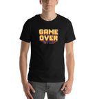 Old Game Over — modelo usando la prenda
