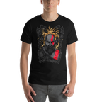 Gold God of War — modelo usando la prenda