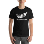 E. Honda — modelo usando la prenda