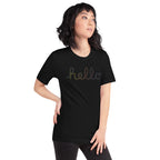 Hello @ — modelo usando la prenda