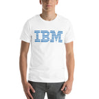 IBM — modelo usando la prenda