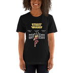 Street Invader — modelo usando la prenda